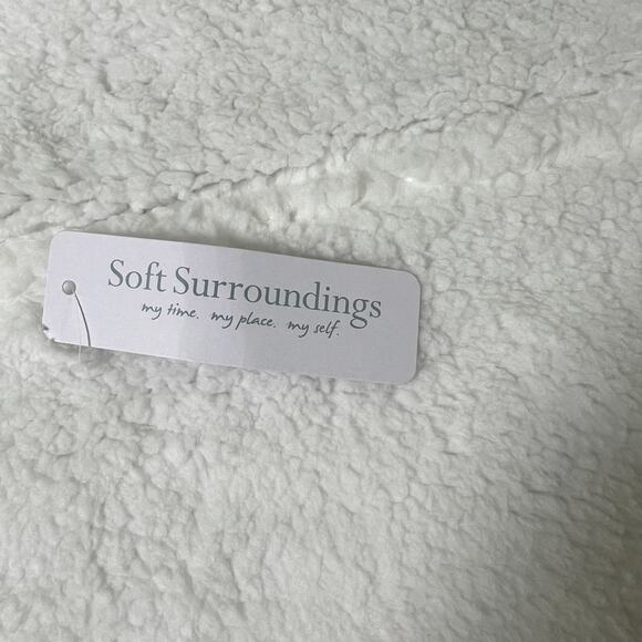 Soft Surroundings Wearable Throw Sherpa Poncho Cape Beige Plaid One‎ Size NWT - Picture 7 of 9